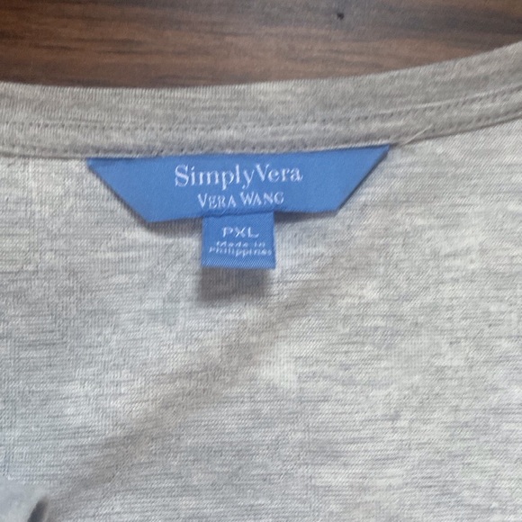 2 short sleeve tee shirts - Picture 3 of 4